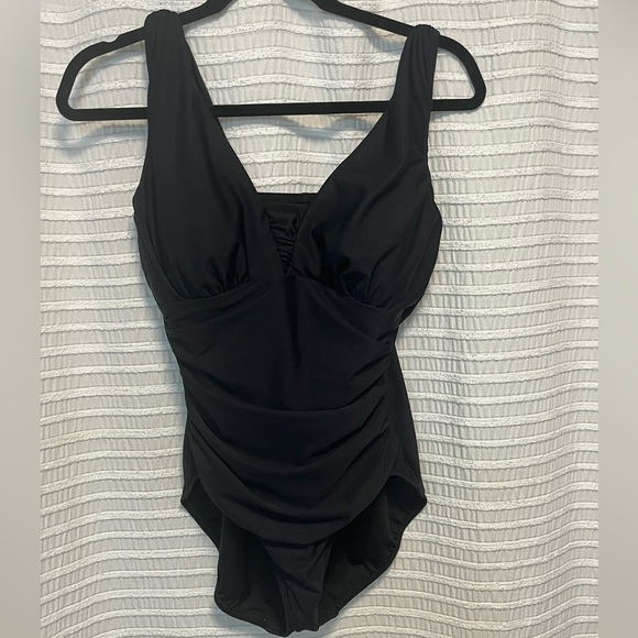 Lands' End Classic black slimming One Piece - Picture 1 of 5